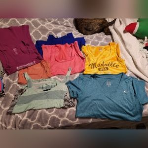 Bundle of 7 tops